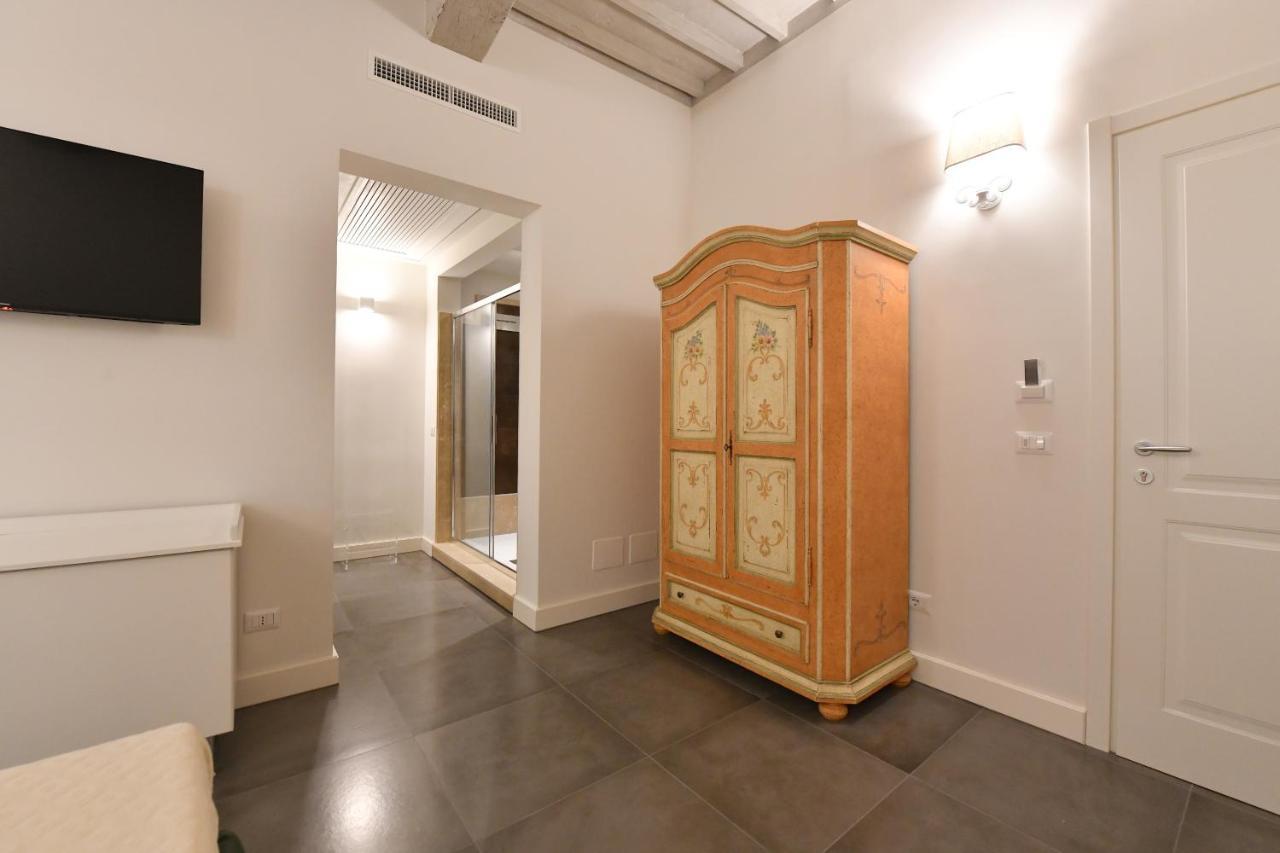 토티 Palazzo Degli Stemmi B&B 외부 사진